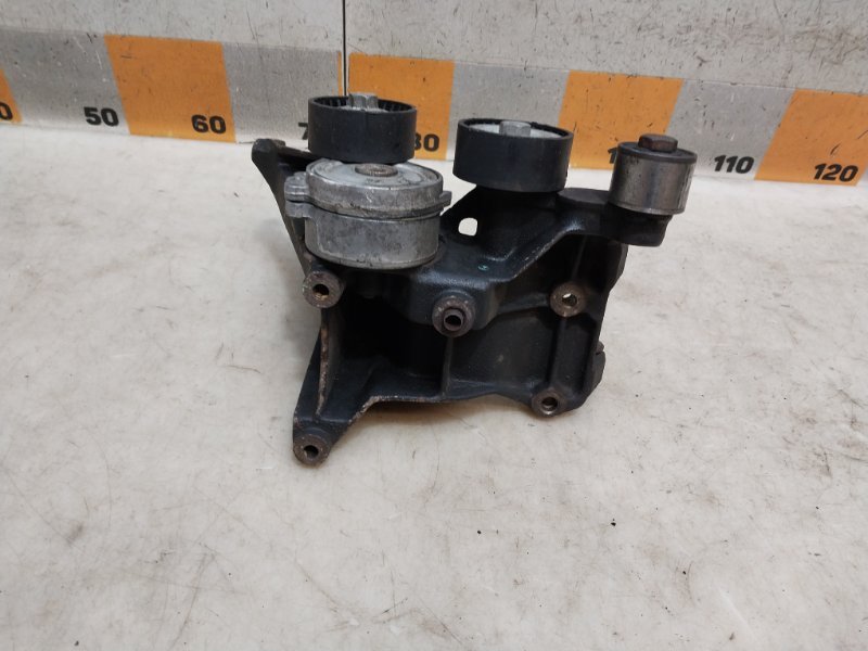 Кронштейн генератора