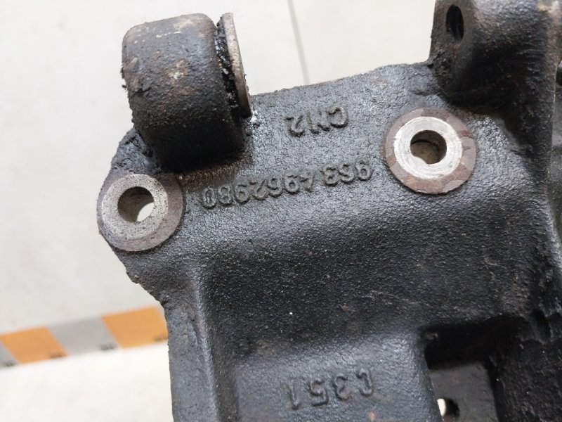 Кронштейн генератора