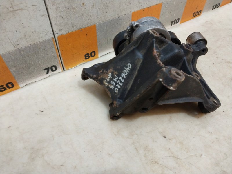 Кронштейн генератора