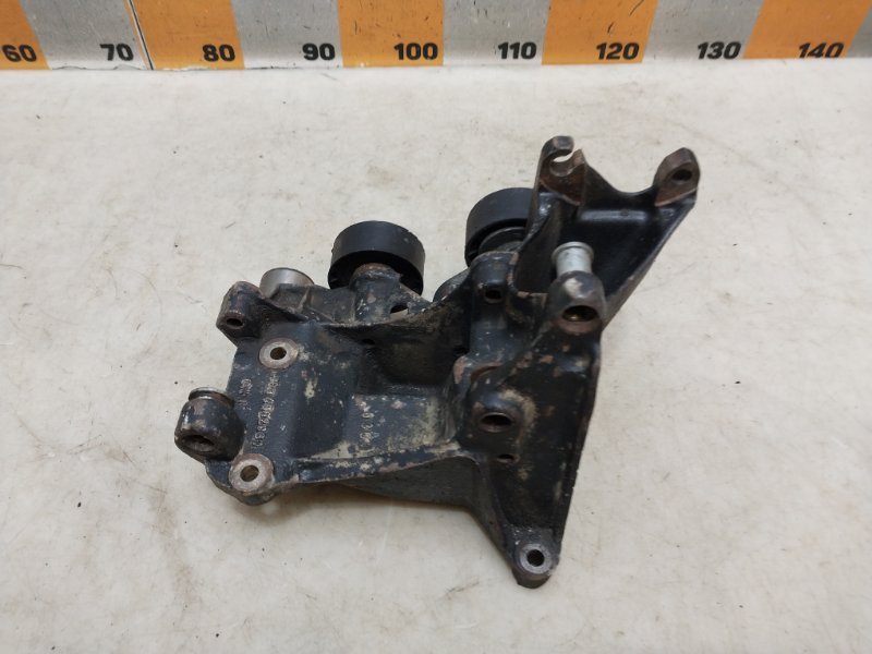 Кронштейн генератора