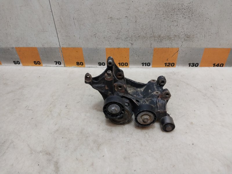 Кронштейн генератора