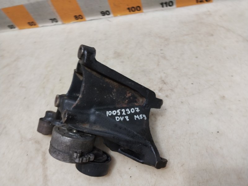 Кронштейн генератора