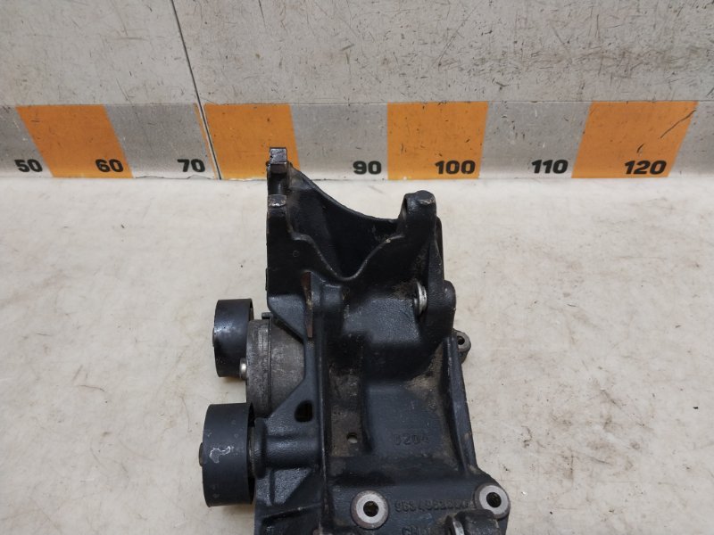 Кронштейн генератора