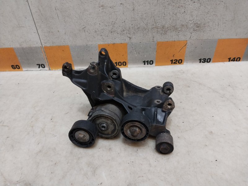 Кронштейн генератора