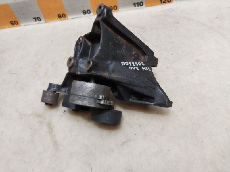 Кронштейн генератора