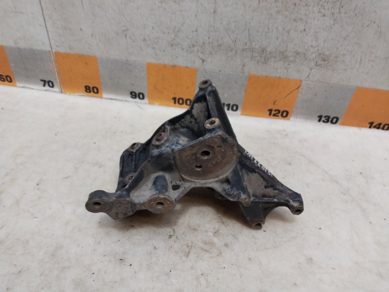 Кронштейн генератора