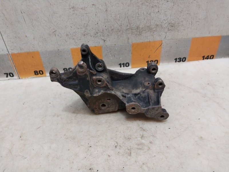 Кронштейн генератора