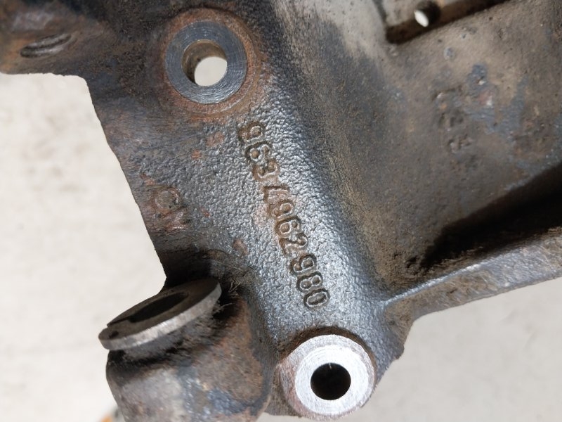 Кронштейн генератора