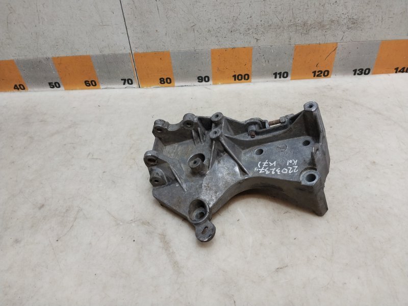 Кронштейн генератора