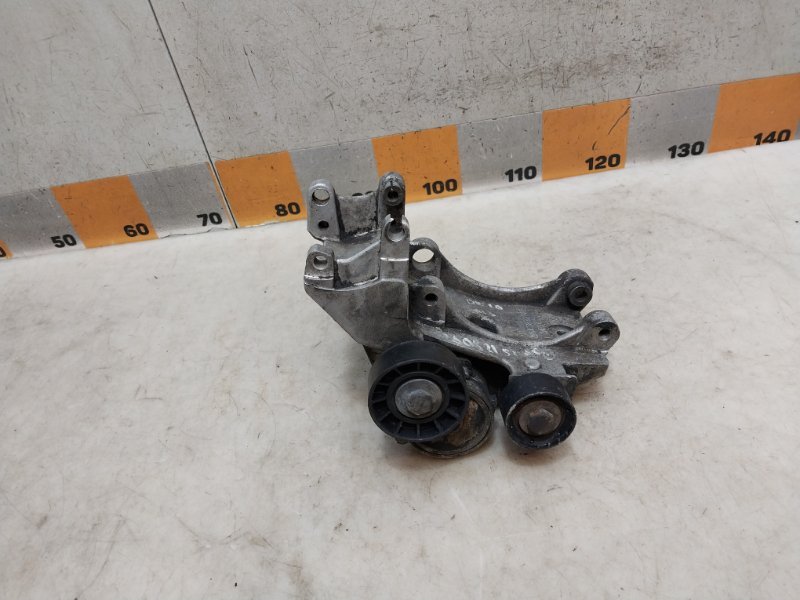 Кронштейн генератора