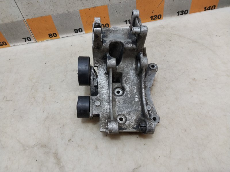 Кронштейн генератора