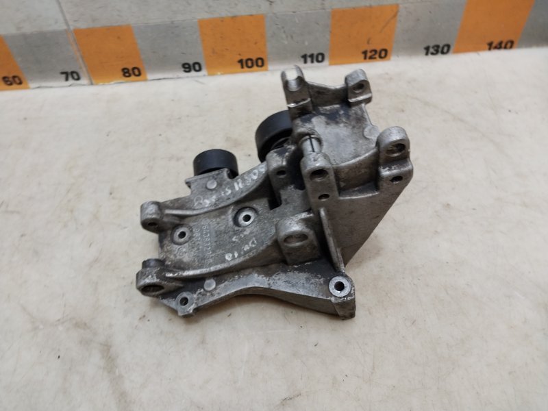 Кронштейн генератора