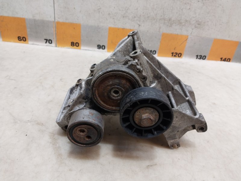 Кронштейн генератора