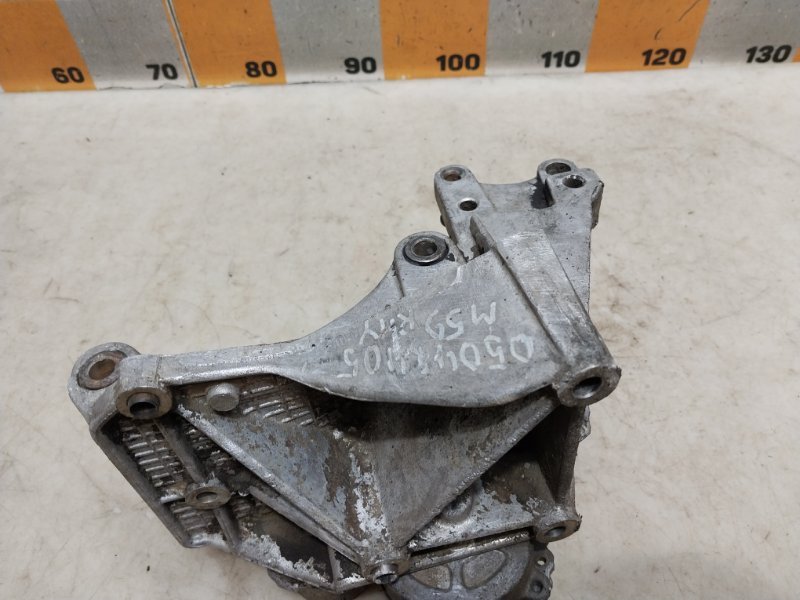 Кронштейн генератора