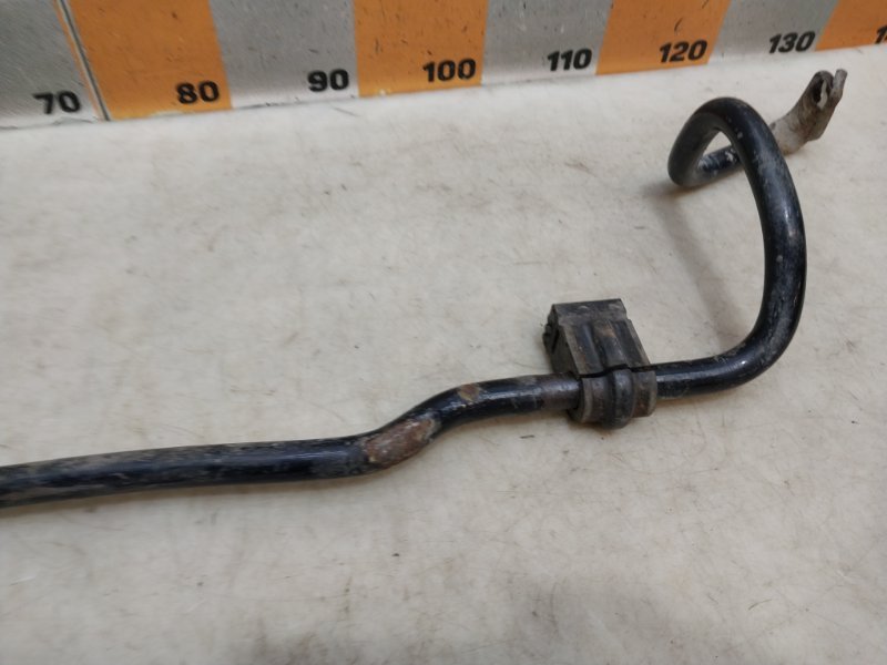 Стабилизатор передний