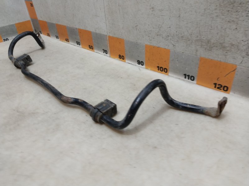 Стабилизатор передний