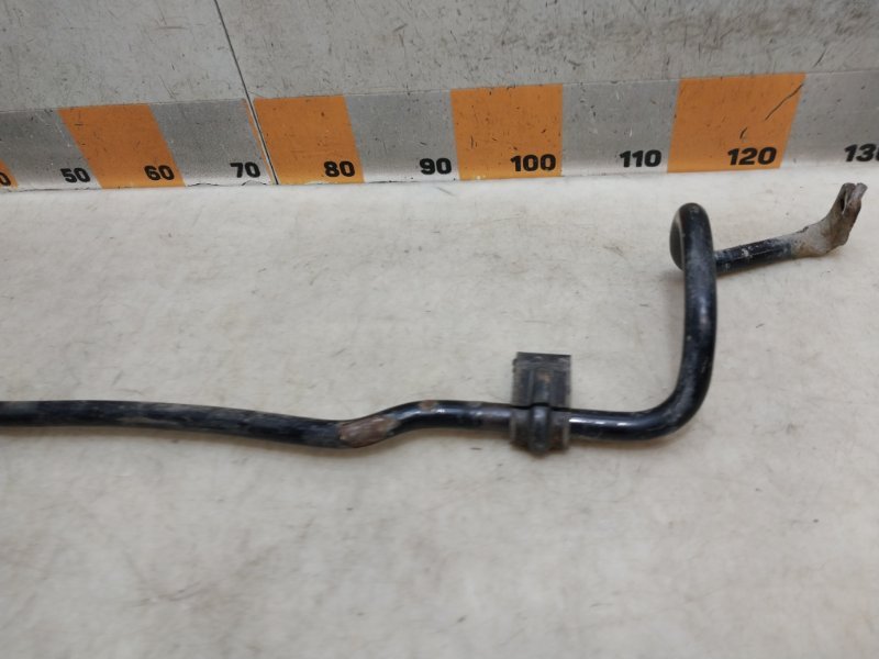 Стабилизатор передний