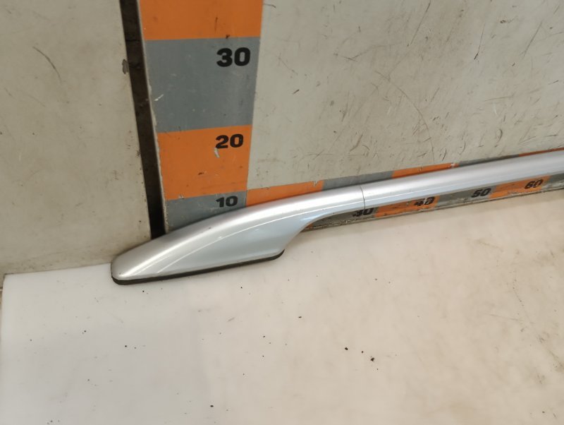 Рейлинг (релинг) правый (планка на крышу)