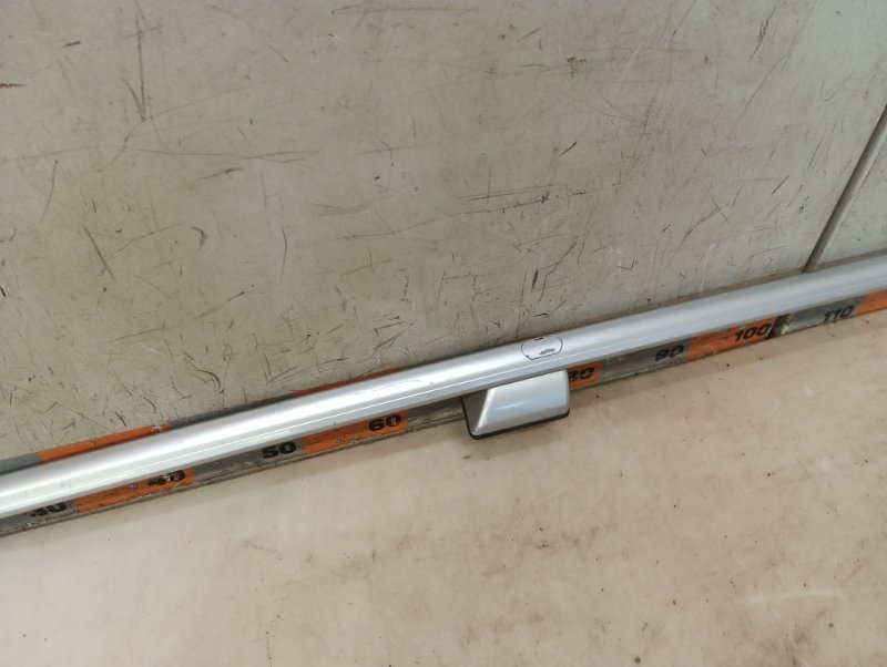 Рейлинг (релинг) правый (планка на крышу)