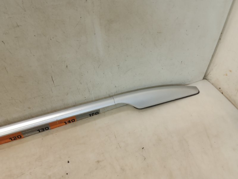 Рейлинг (релинг) правый (планка на крышу)