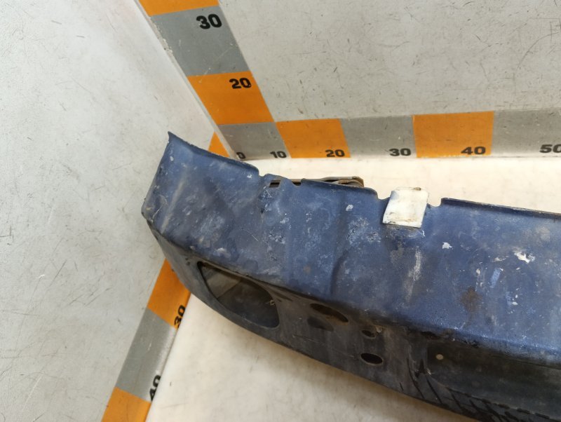 Усилитель переднего бампера