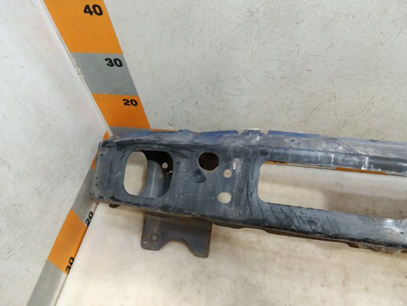 Усилитель переднего бампера