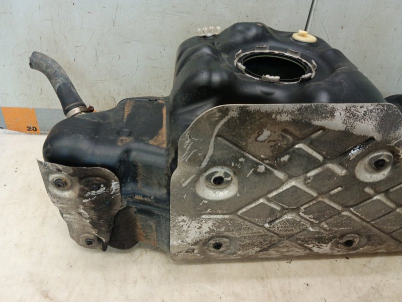 Бак топливный