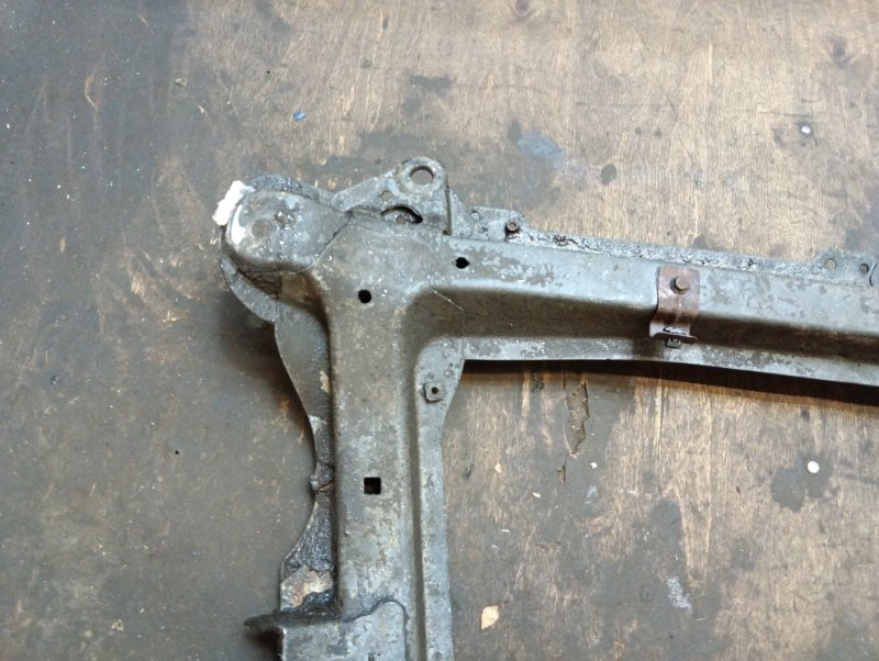 Балка подмоторная