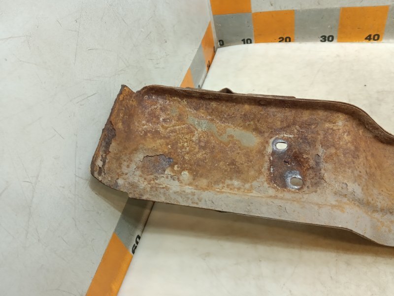 Усилитель заднего бампера