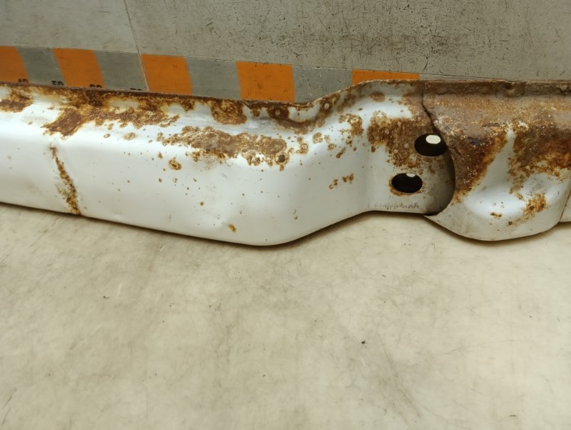 Усилитель заднего бампера