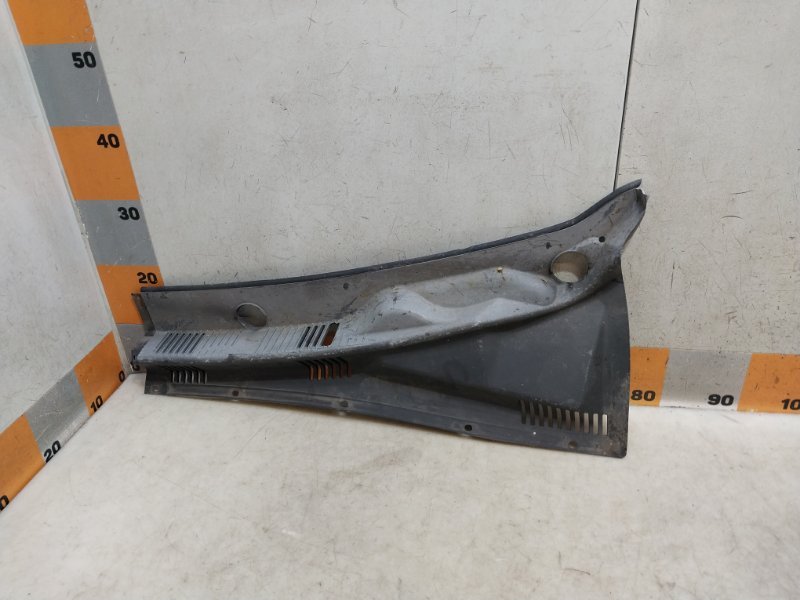 Планка под лобовое стекло