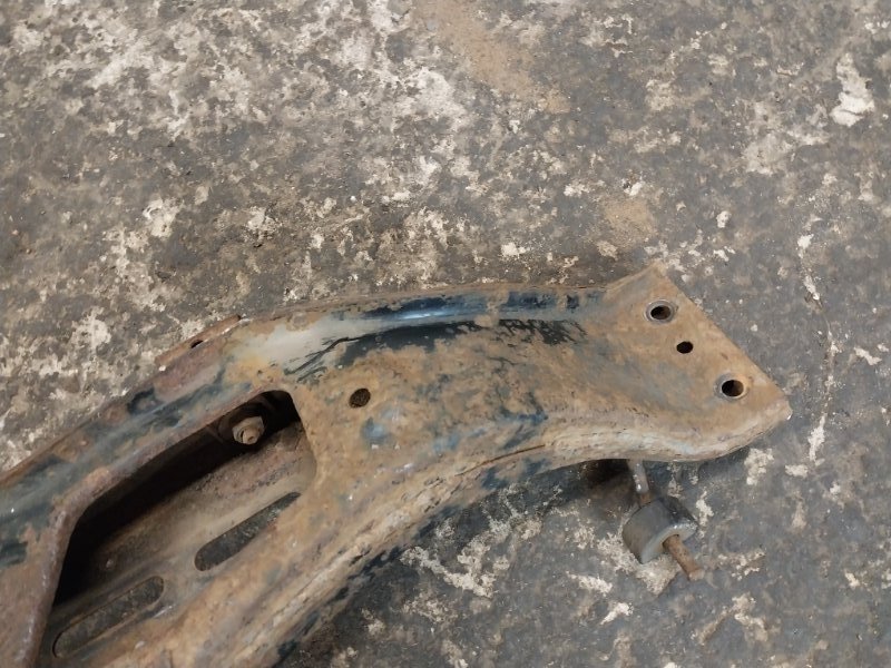 Балка задняя