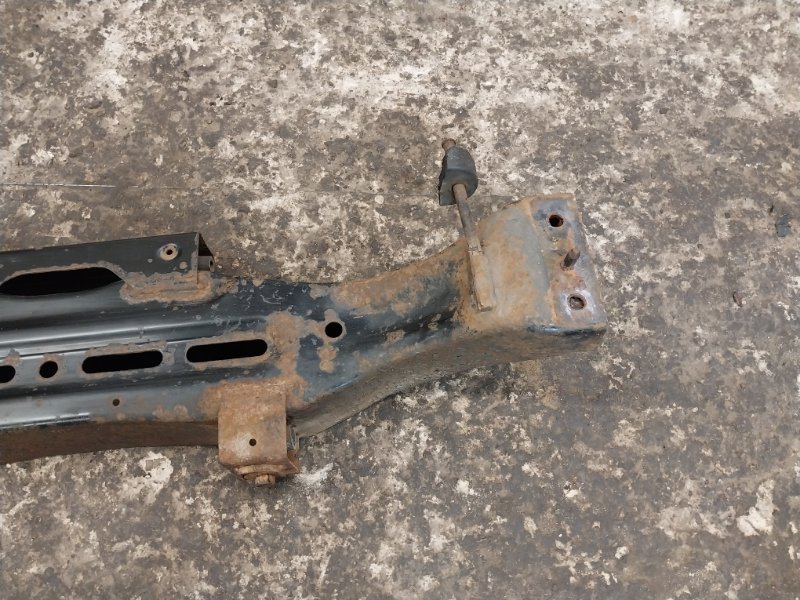 Балка задняя