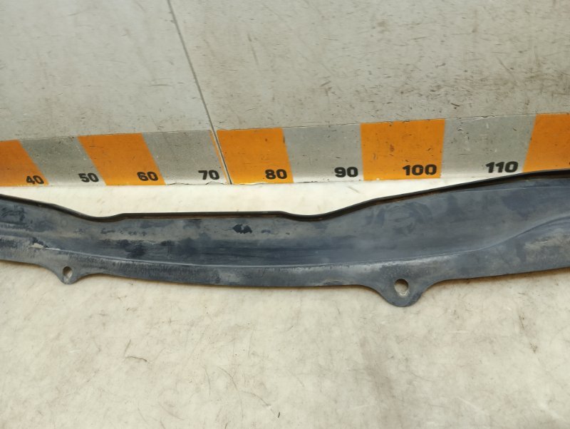 Решетка стеклоочистителей (Жабо)