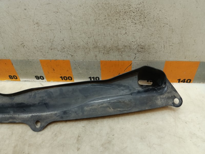 Решетка стеклоочистителей (Жабо)