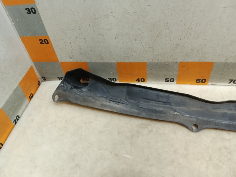 Решетка стеклоочистителей (Жабо)