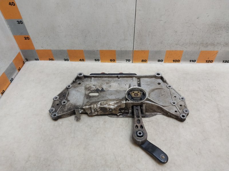 Балка подмоторная