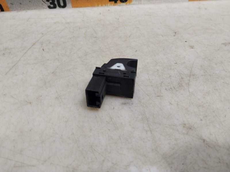 Кнопка стеклоподъемника