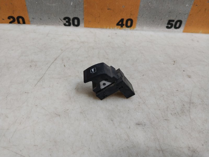 Кнопка стеклоподъемника