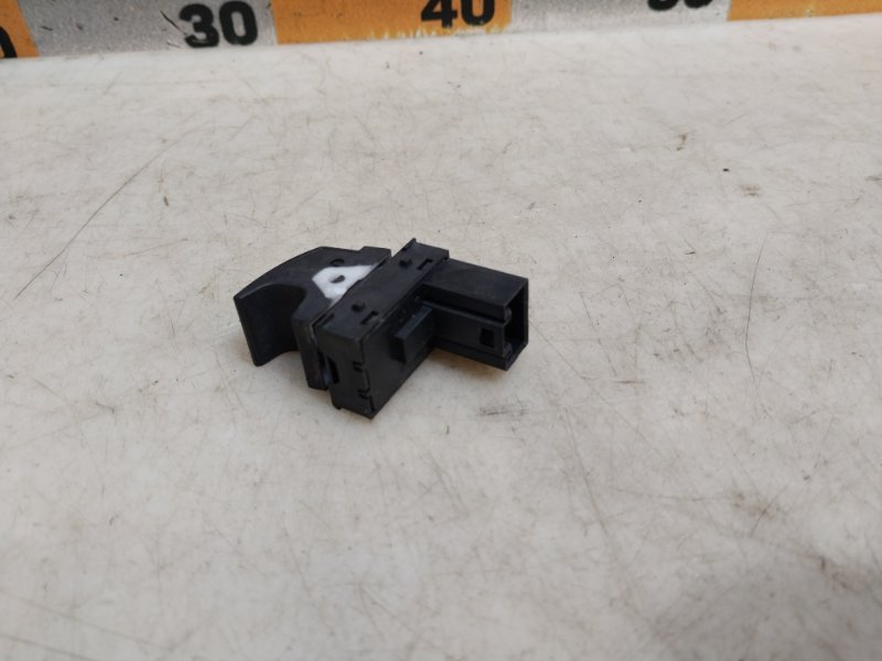 Кнопка стеклоподъемника