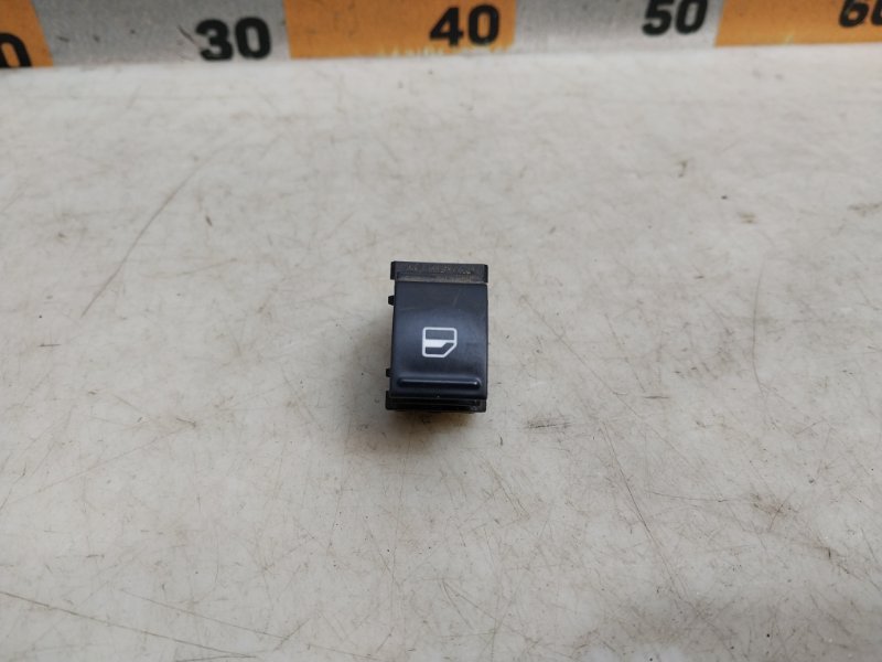 Кнопка стеклоподъемника