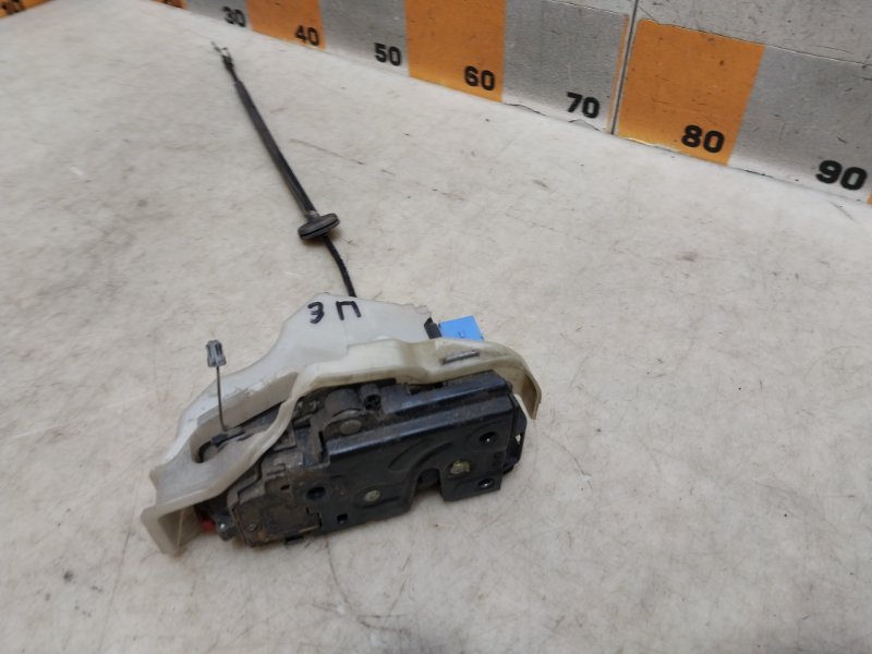 Замок двери задней правой