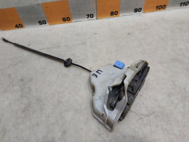 Замок двери задней правой