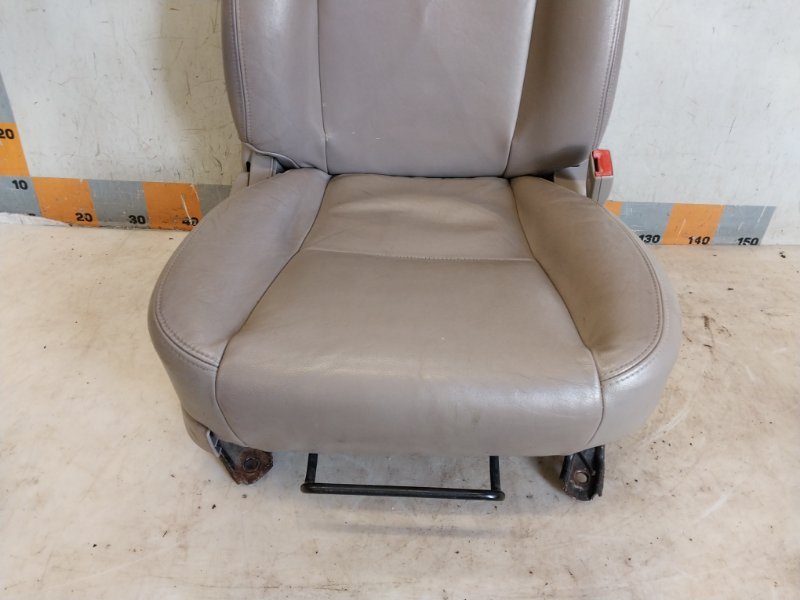 Сиденье переднее правое