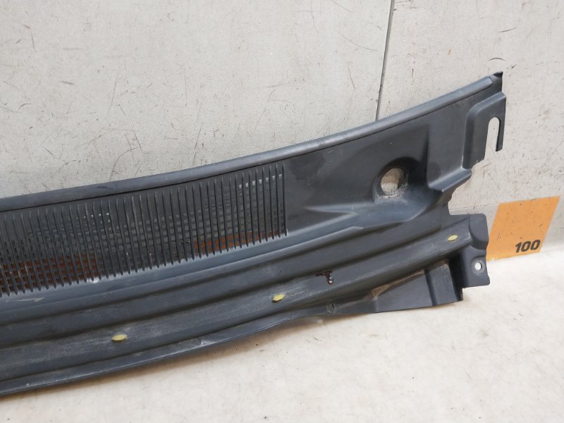 Планка под лобовое стекло