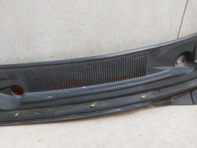 Планка под лобовое стекло