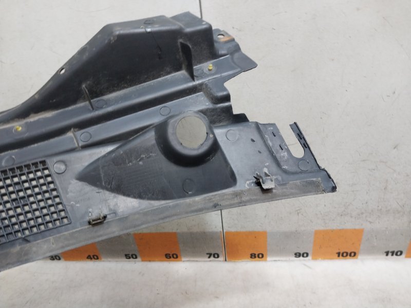 Планка под лобовое стекло