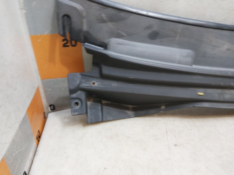 Планка под лобовое стекло