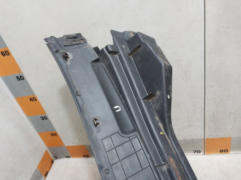 Планка под лобовое стекло