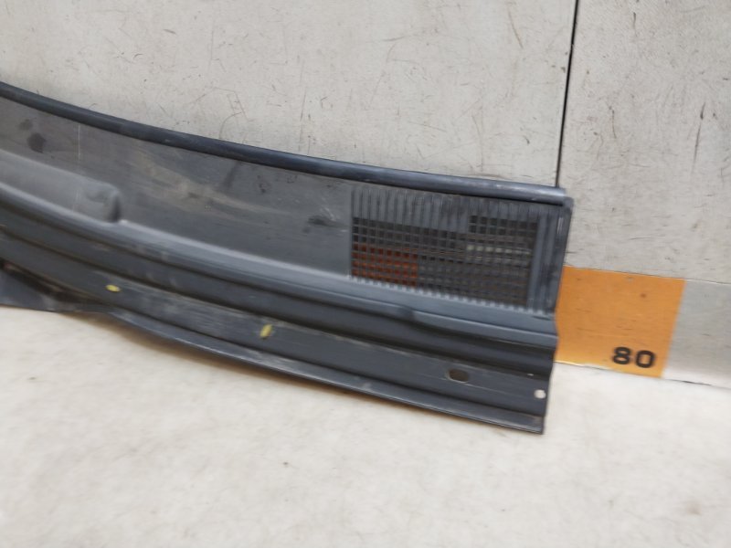 Планка под лобовое стекло